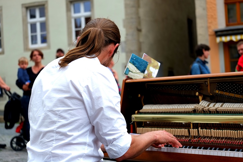 Is it true that you are An Old Music Snob?