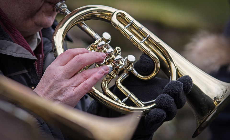 Instructions to Find a Bagpiper For a Funeral Or Memorial Service